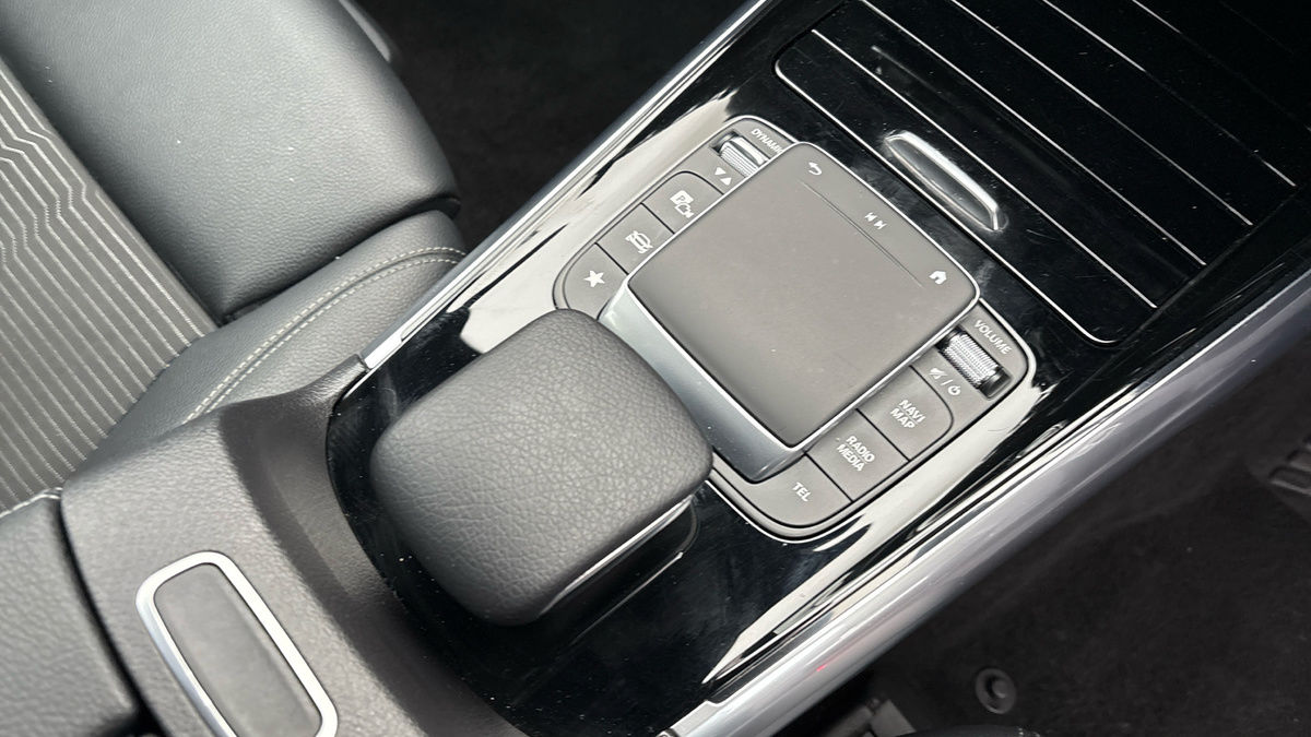 Mercedes-Benz GLA Image 9