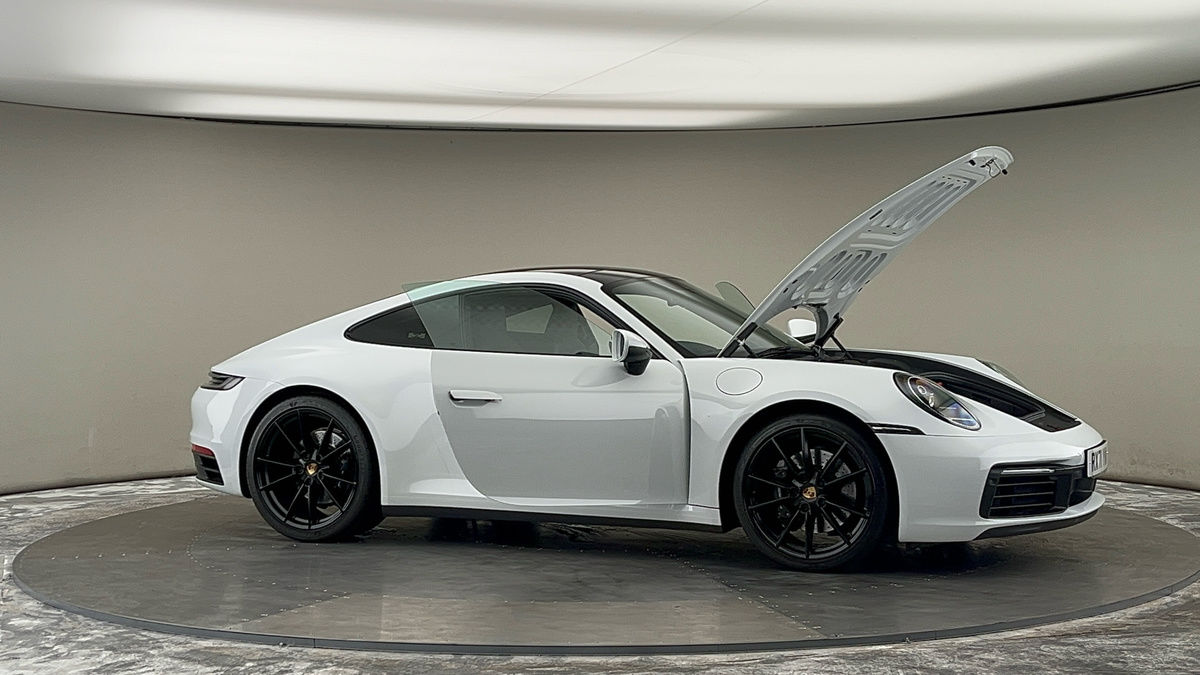 More views of Porsche 911