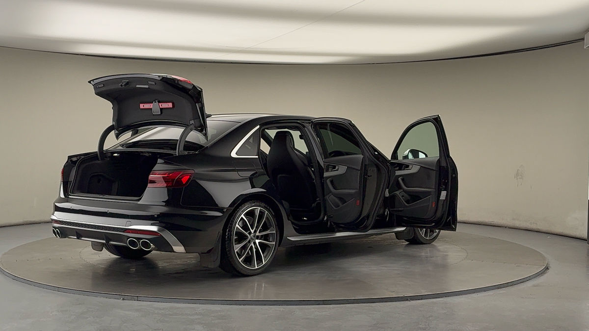 More views of Audi S4