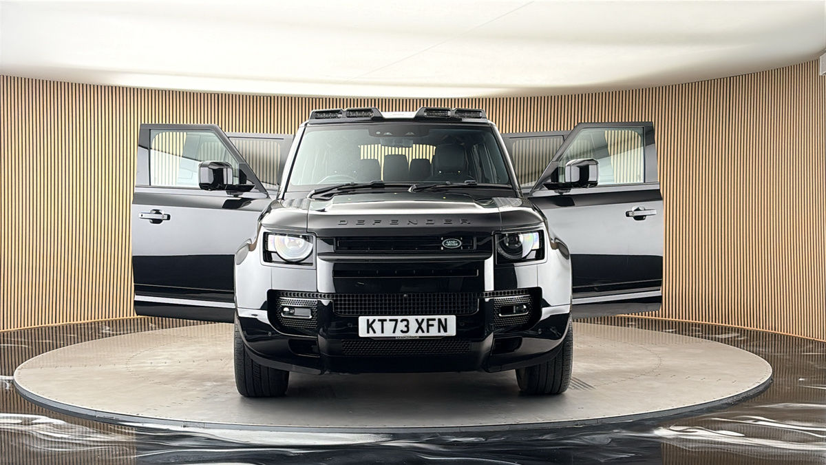 More views of Land Rover Defender 110