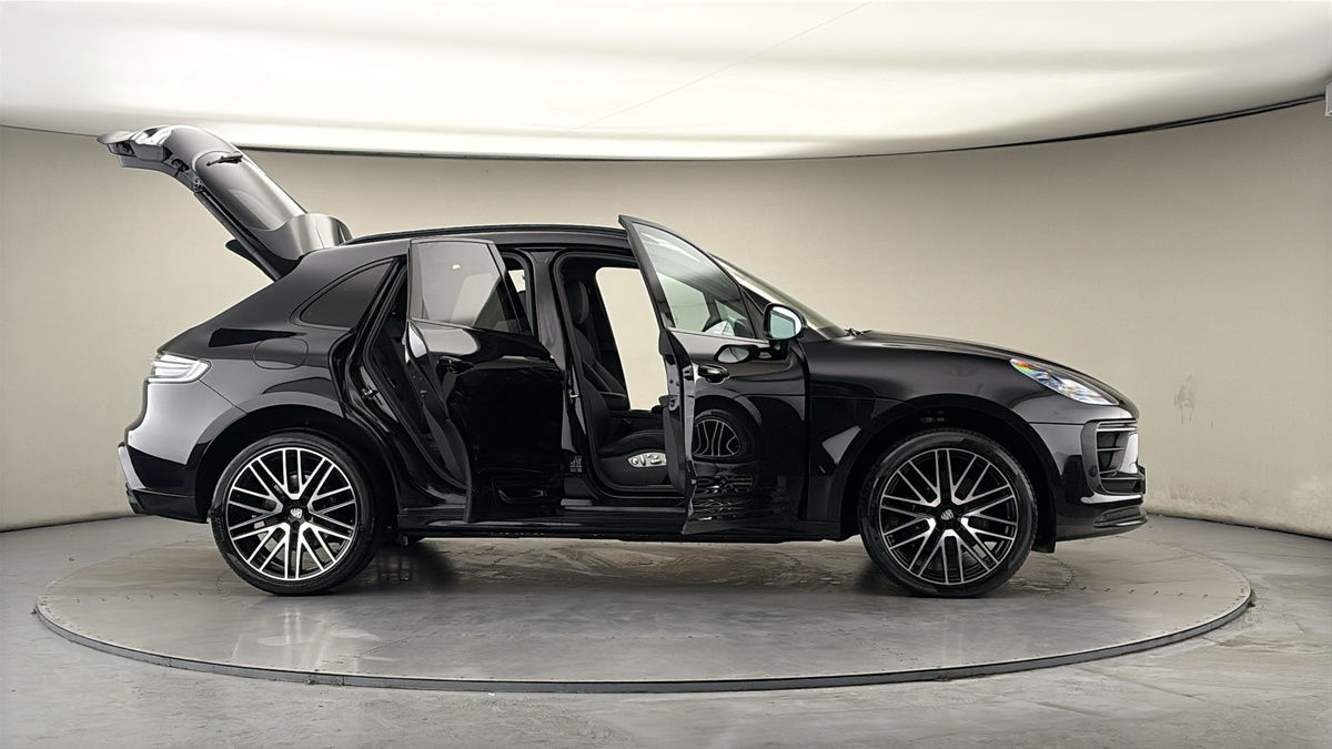 More views of Porsche Macan