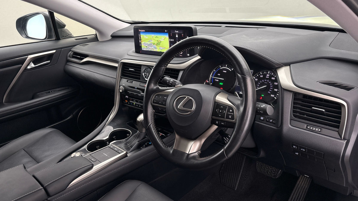 Lexus RX Image 5
