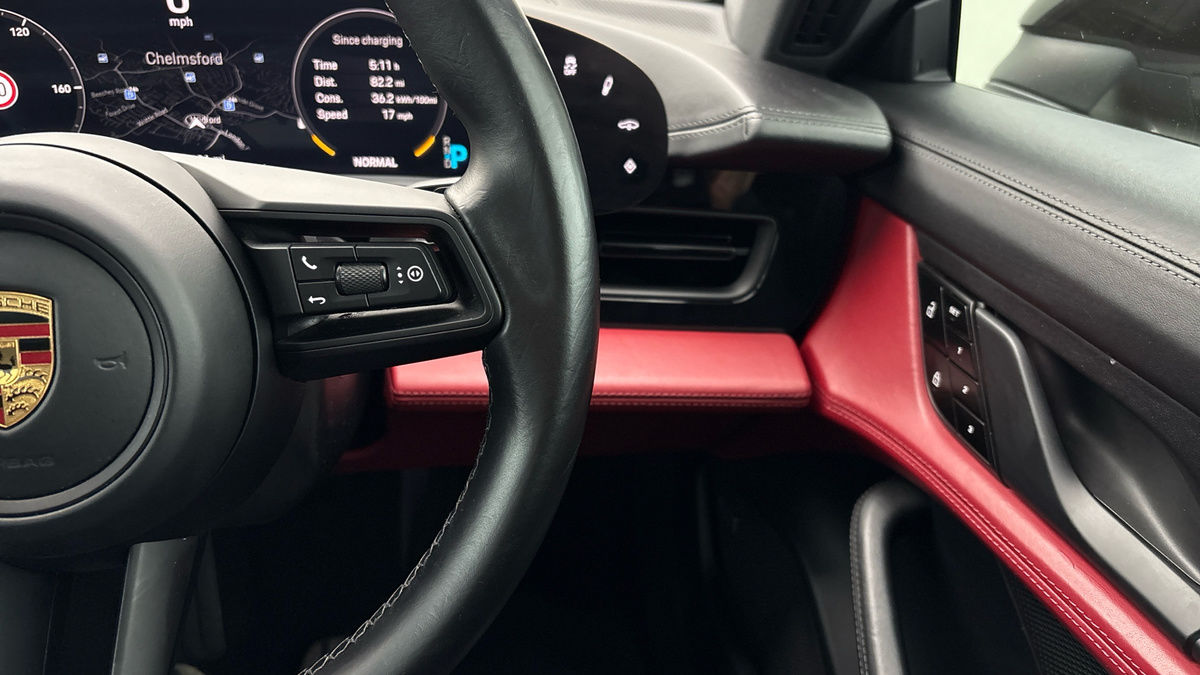 Porsche Taycan Image 14