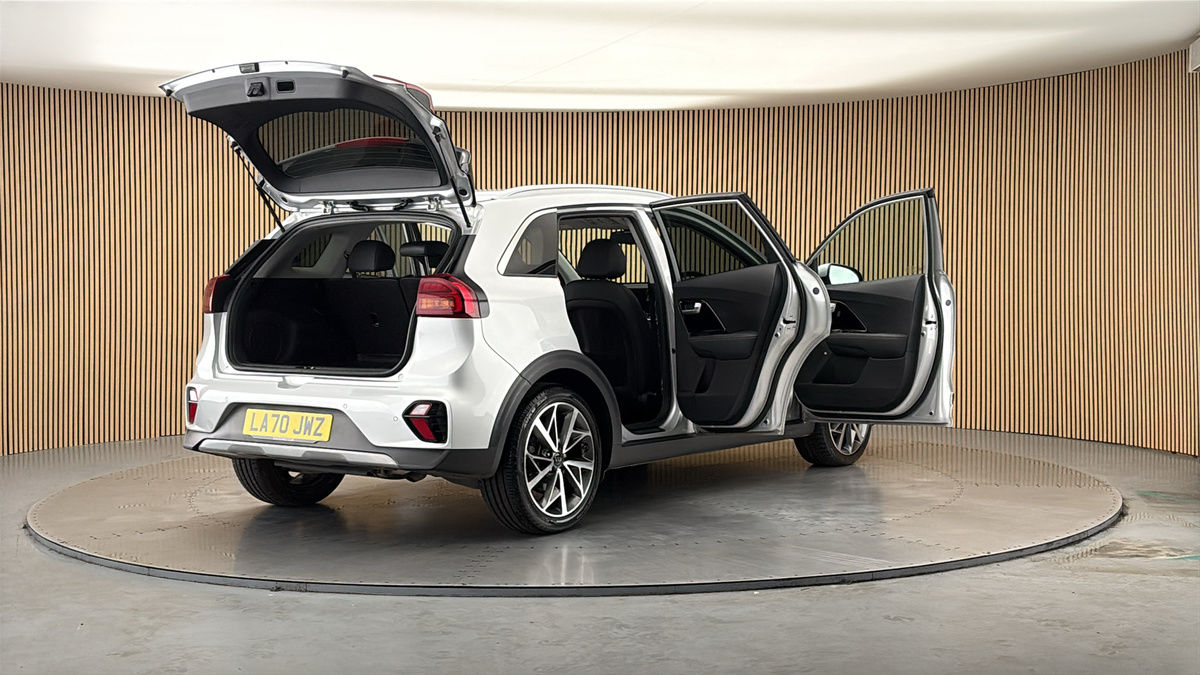 More views of Kia Niro