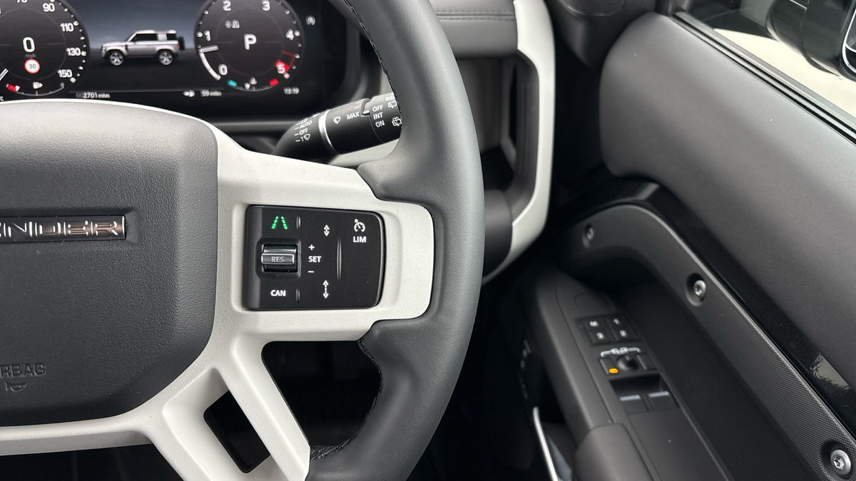 Land Rover Defender 90 Urban Image 14