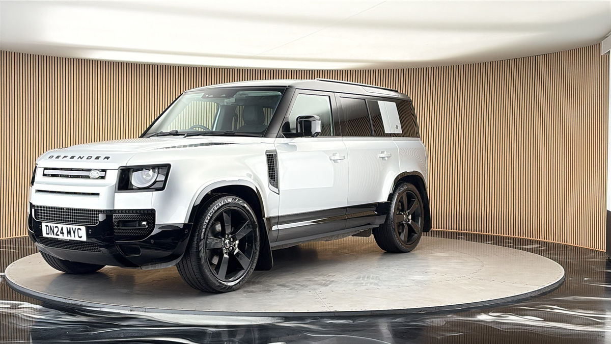 More views of Land Rover Defender 110
