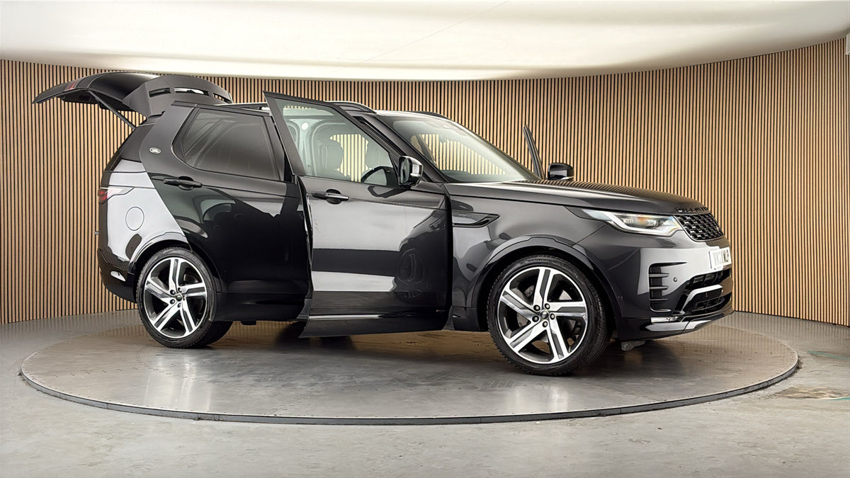 More views of Land Rover Discovery