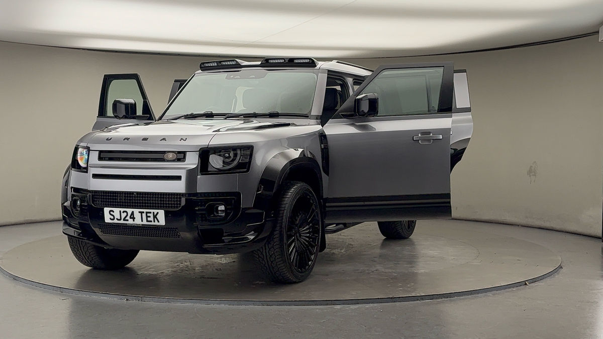 More views of Land Rover Defender 110