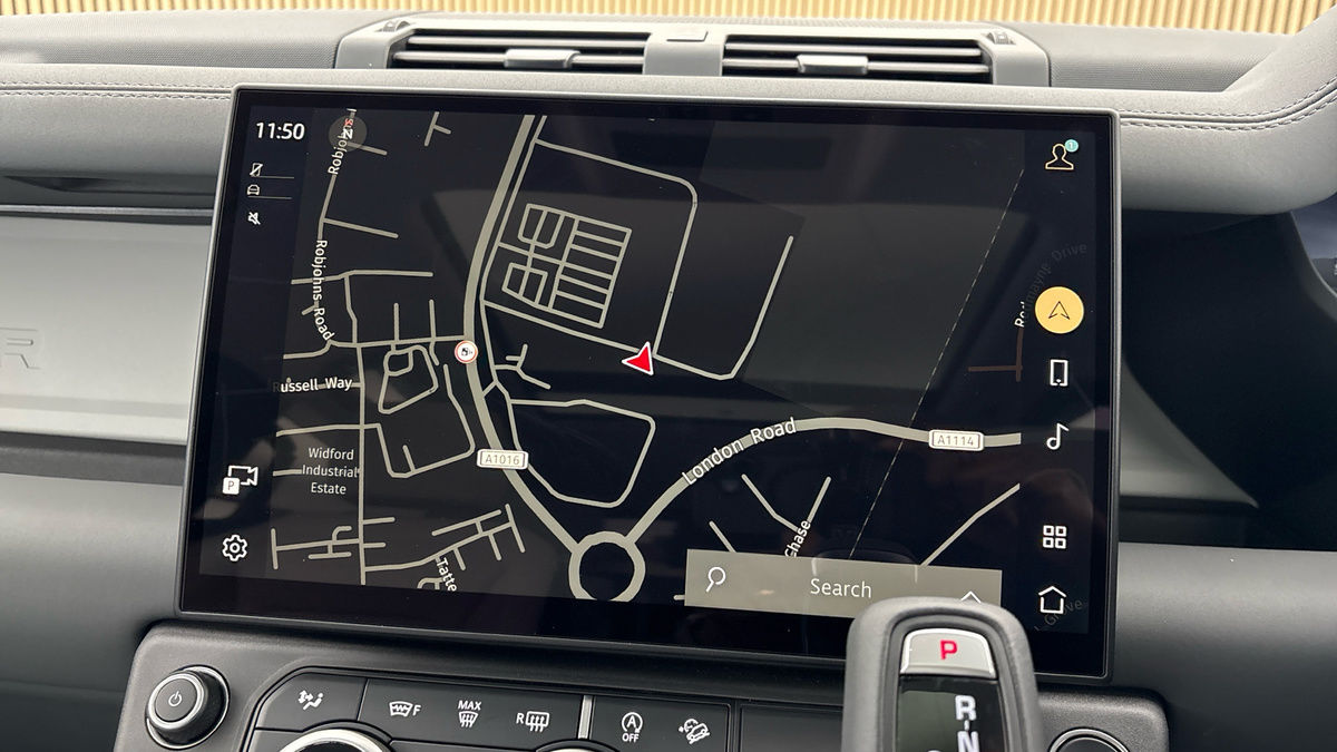 Land Rover Defender 90 Urban Image 17