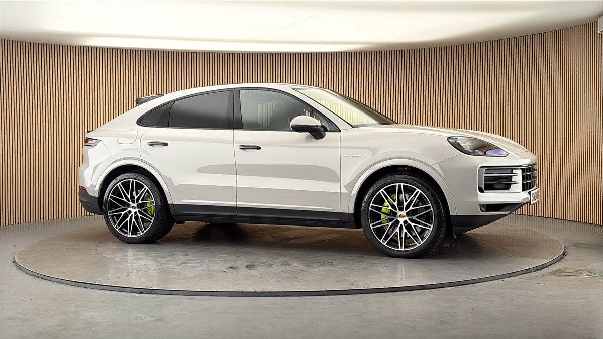 More views of Porsche Cayenne