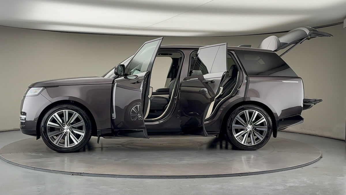 More views of Land Rover Range Rover