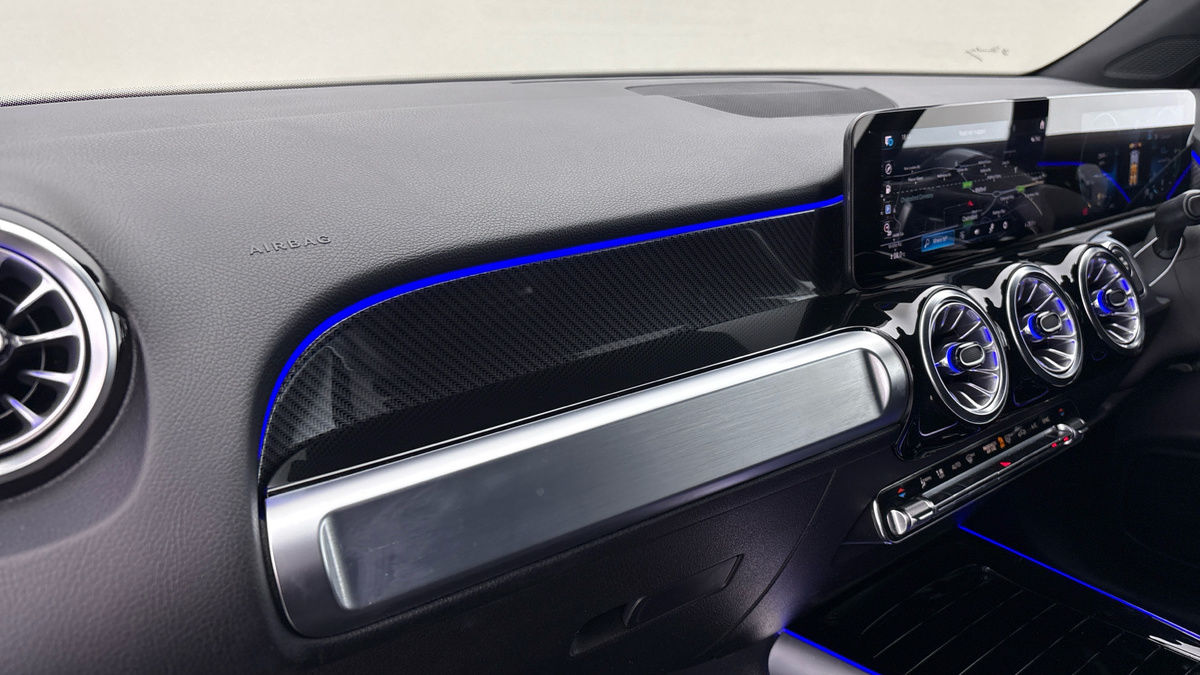 Mercedes-Benz GLB Image 26