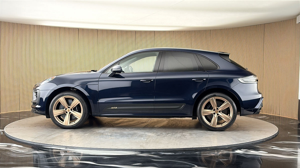 More views of Porsche Macan