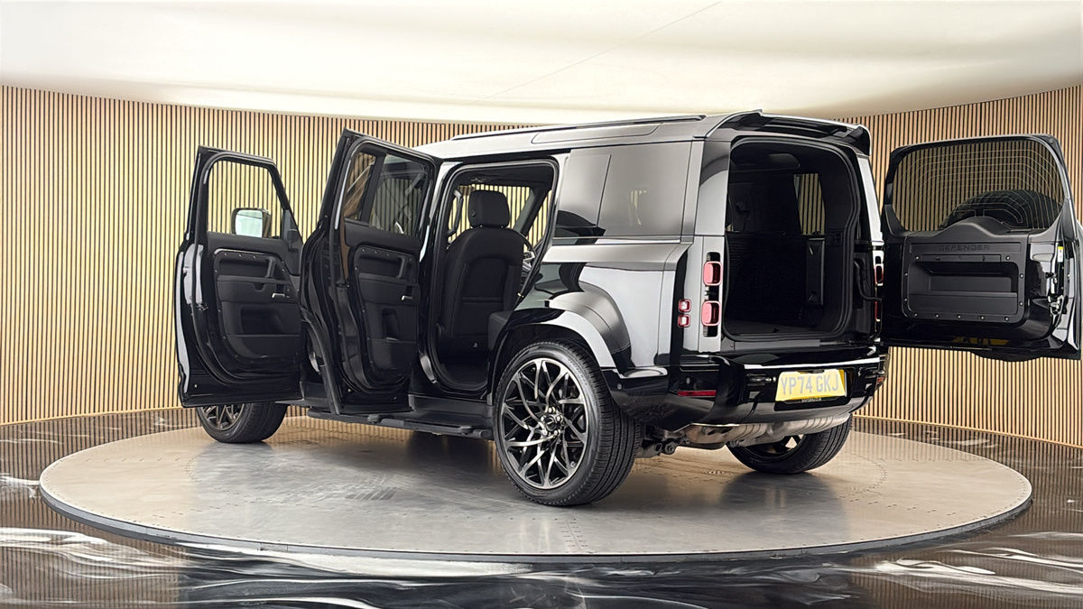 More views of Land Rover Defender 110