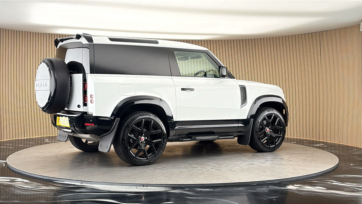 More views of Land Rover Defender 90