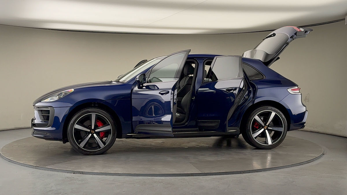 More views of Porsche Macan