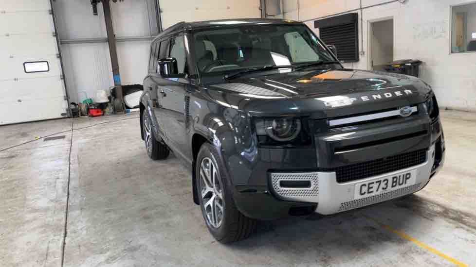More views of Land Rover Defender 110