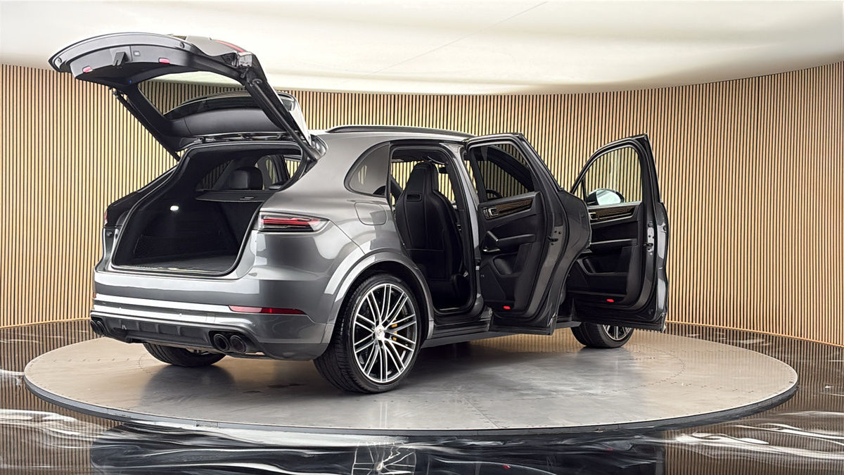 More views of Porsche Cayenne