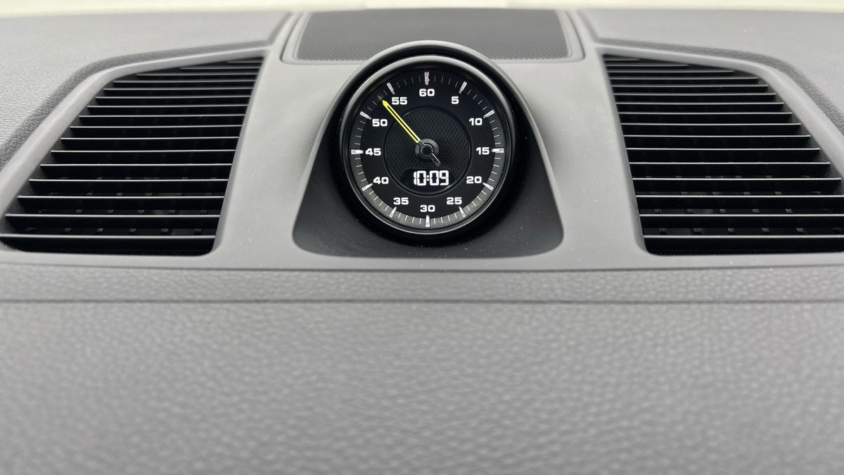 Porsche Cayenne Image 25