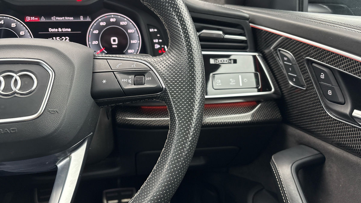 Audi SQ8 Image 14