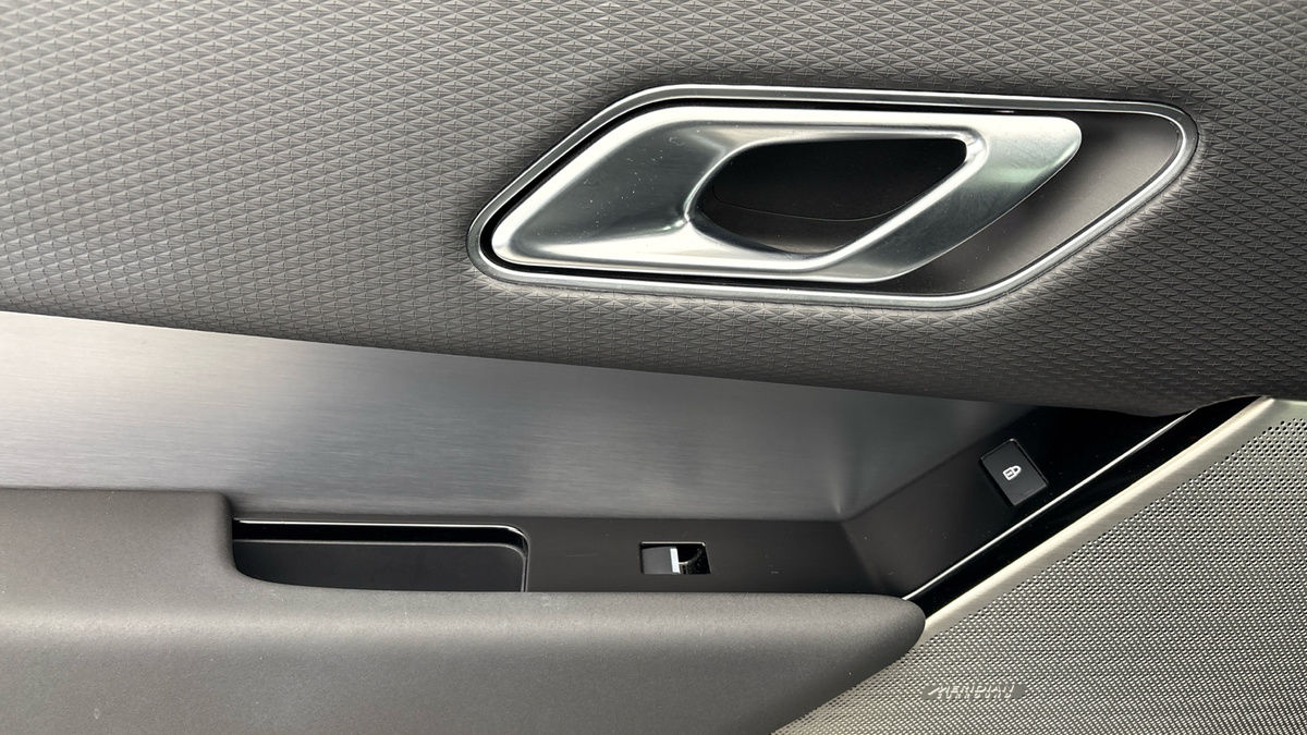 Land Rover Range Rover Velar Image 19