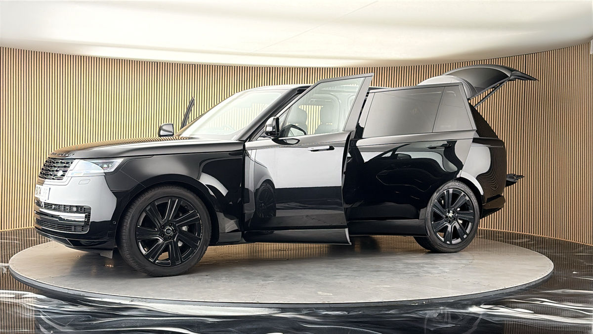 More views of Land Rover Range Rover