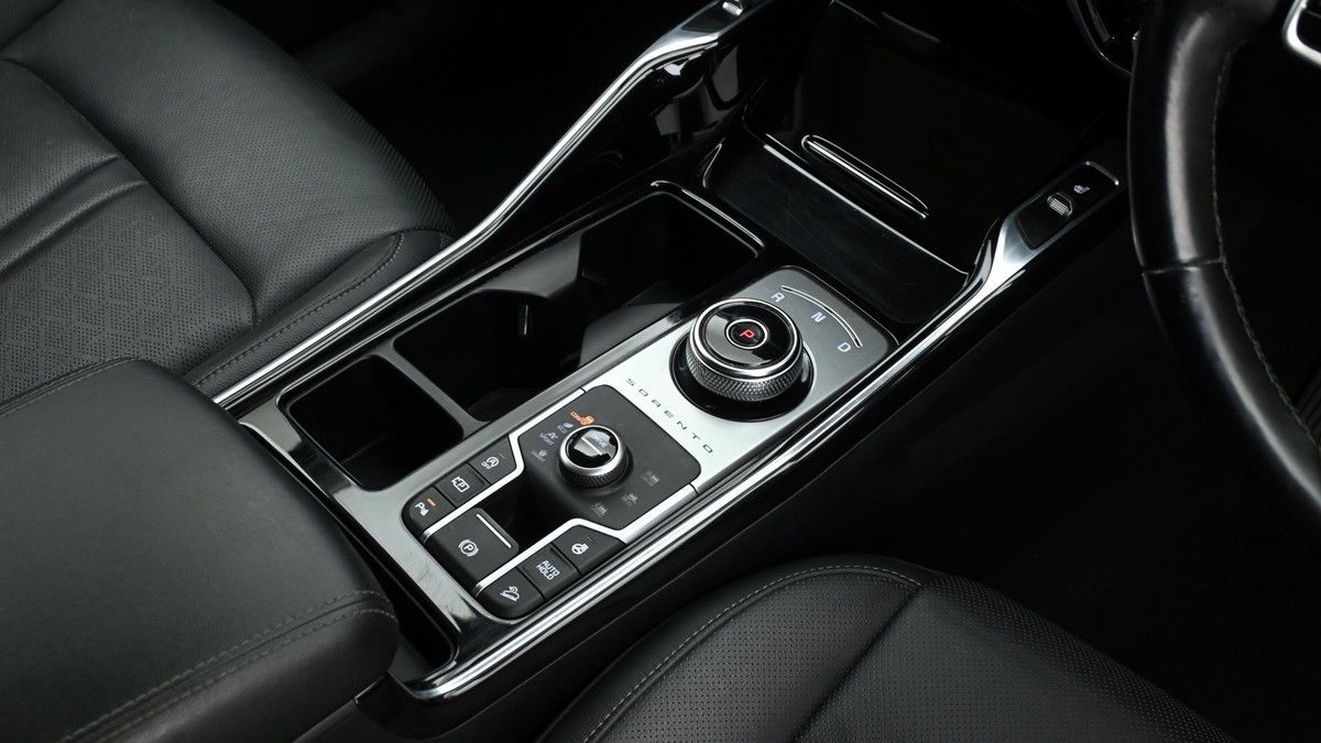 Kia Sorento Image 2