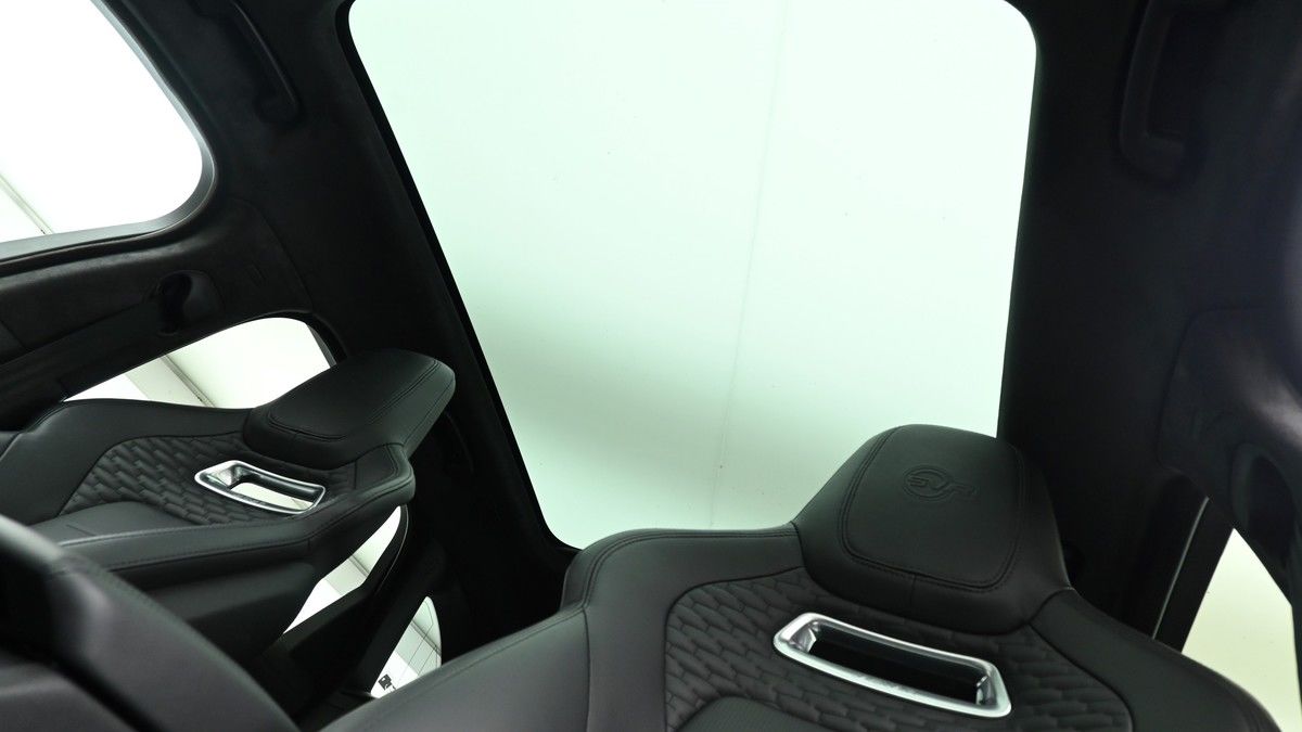 Jaguar F-PACE Image 2
