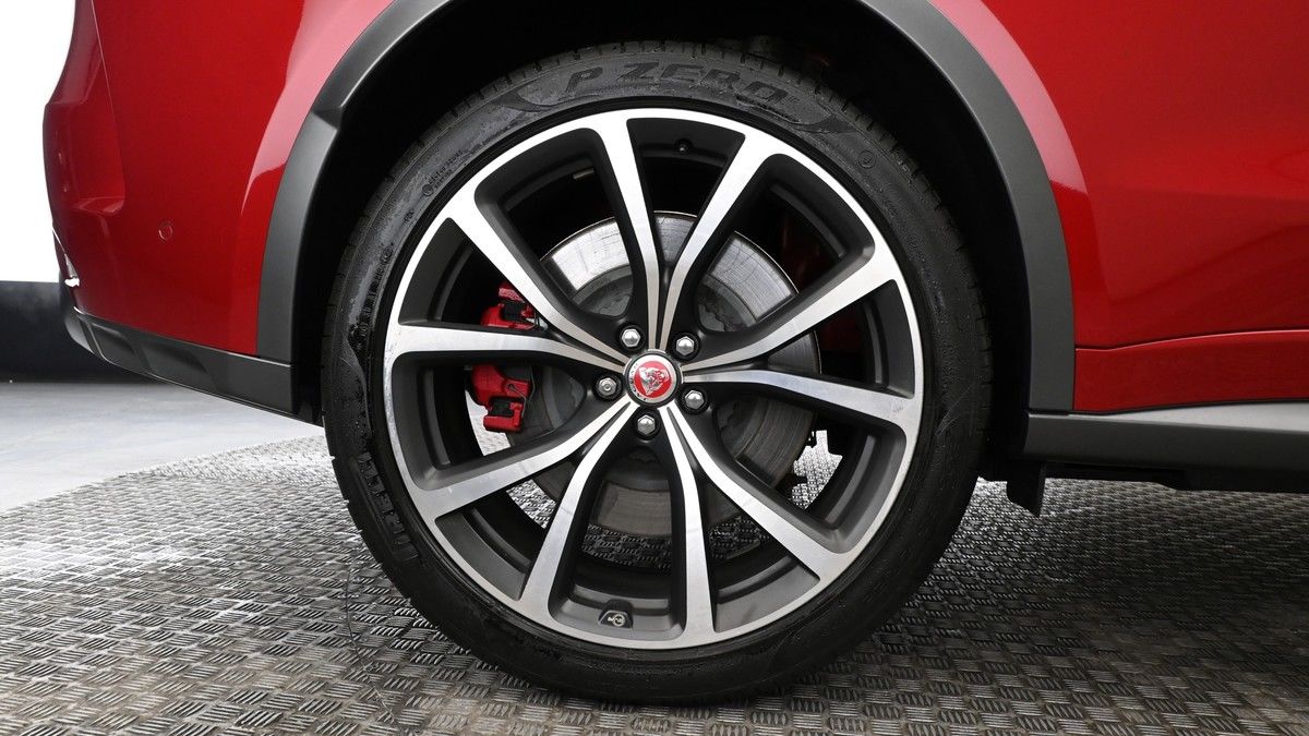 Jaguar F-PACE Image 9