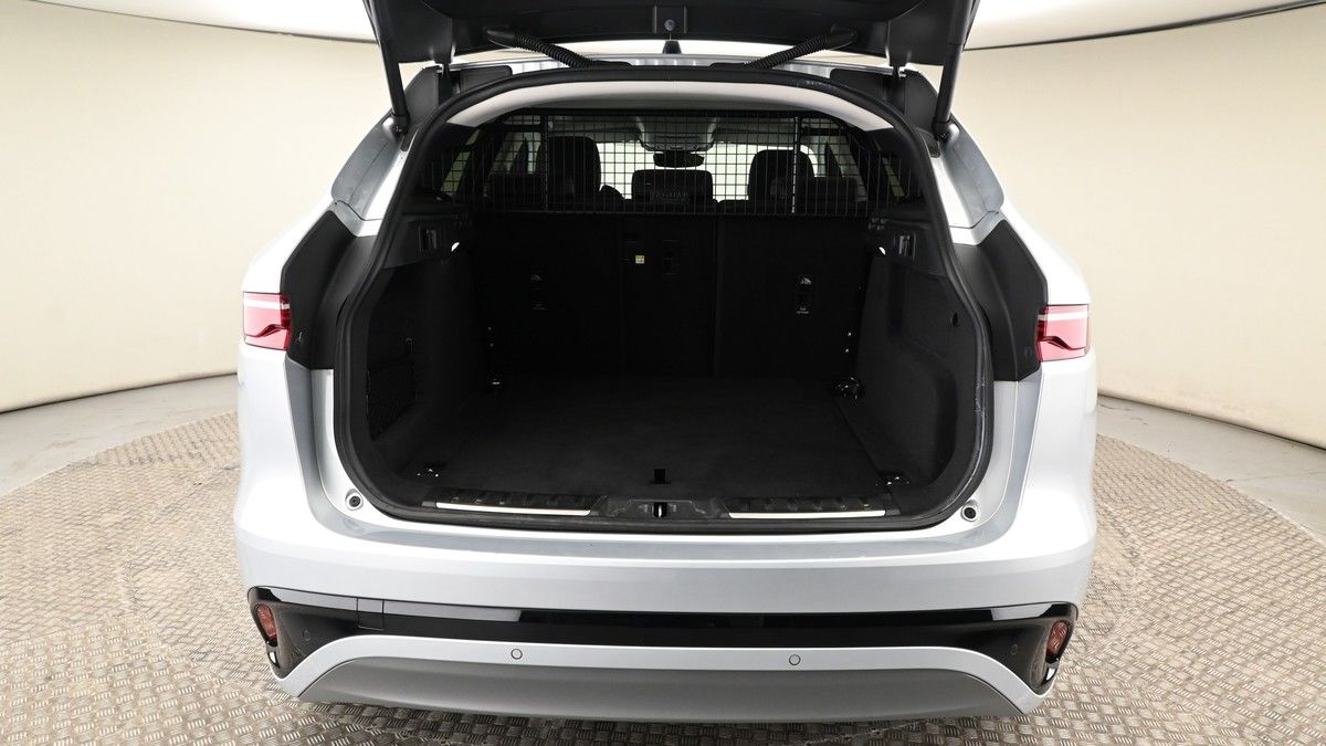 Jaguar F-PACE Image 10