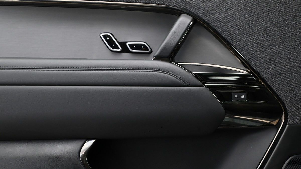 Land Rover Range Rover Sport Image 13