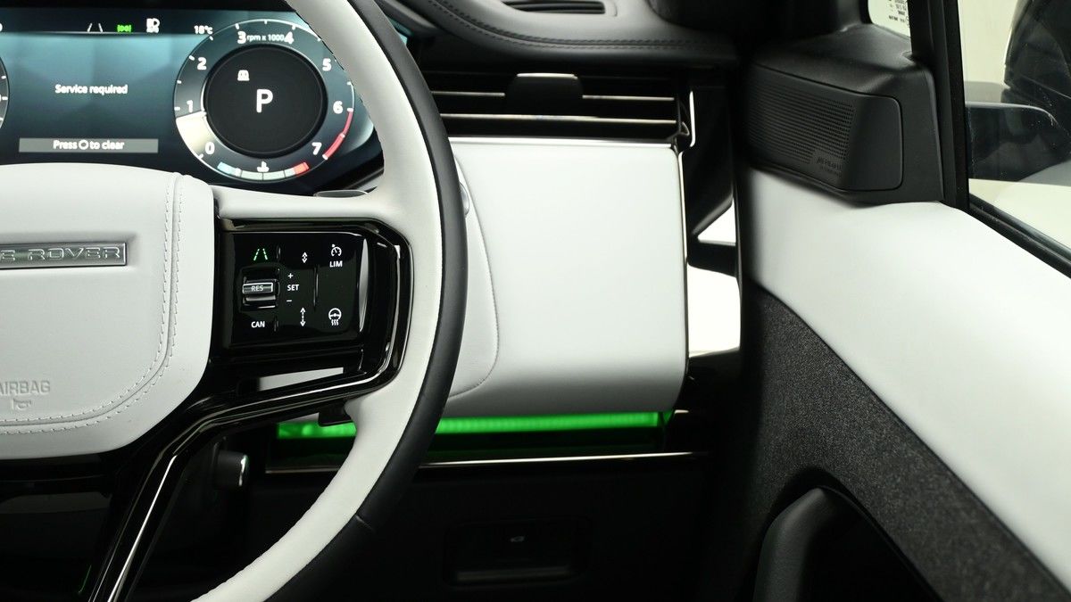 Land Rover Range Rover Sport Image 16