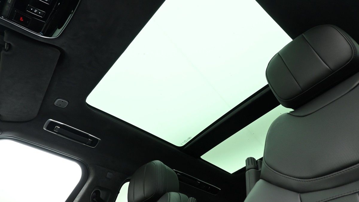 Land Rover Range Rover Sport Image 2