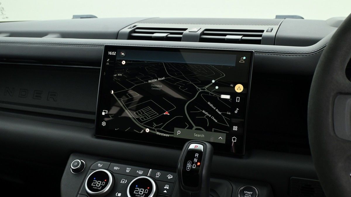 Land Rover Defender 90 Image 11