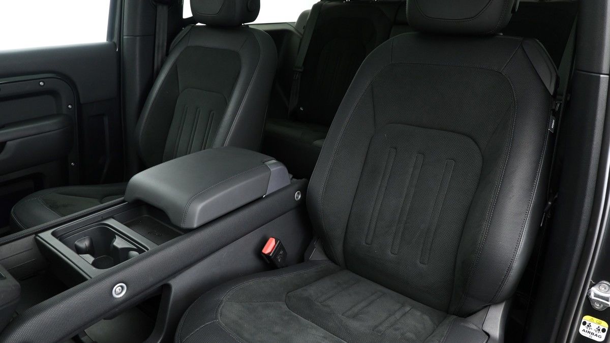 Land Rover Defender 90 Image 4