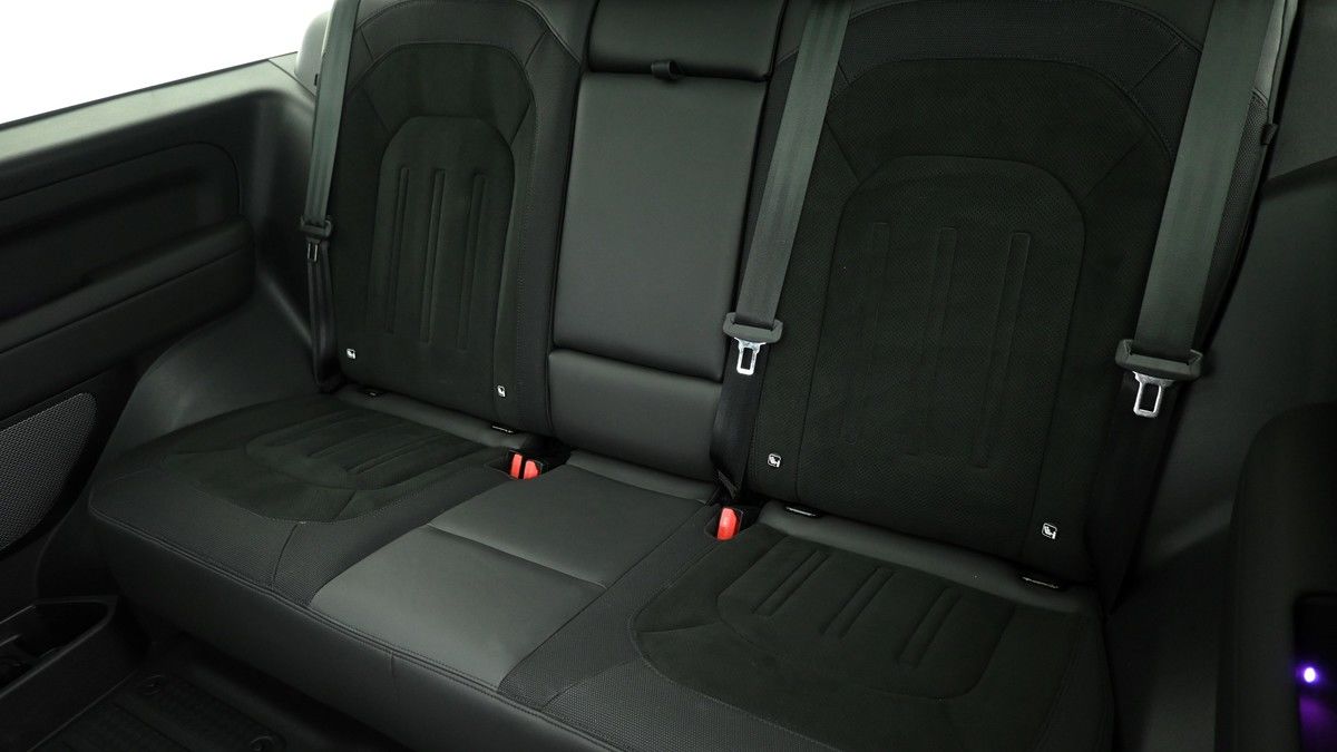 Land Rover Defender 90 Image 5