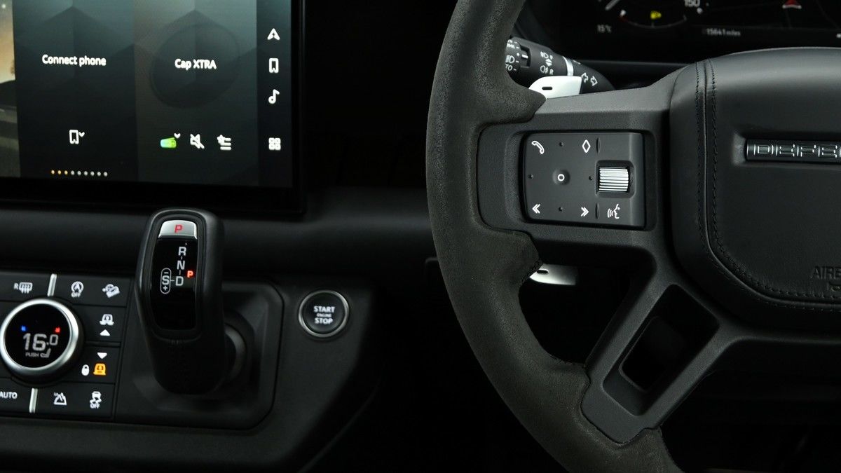 Land Rover Defender 90 Urban Image 15