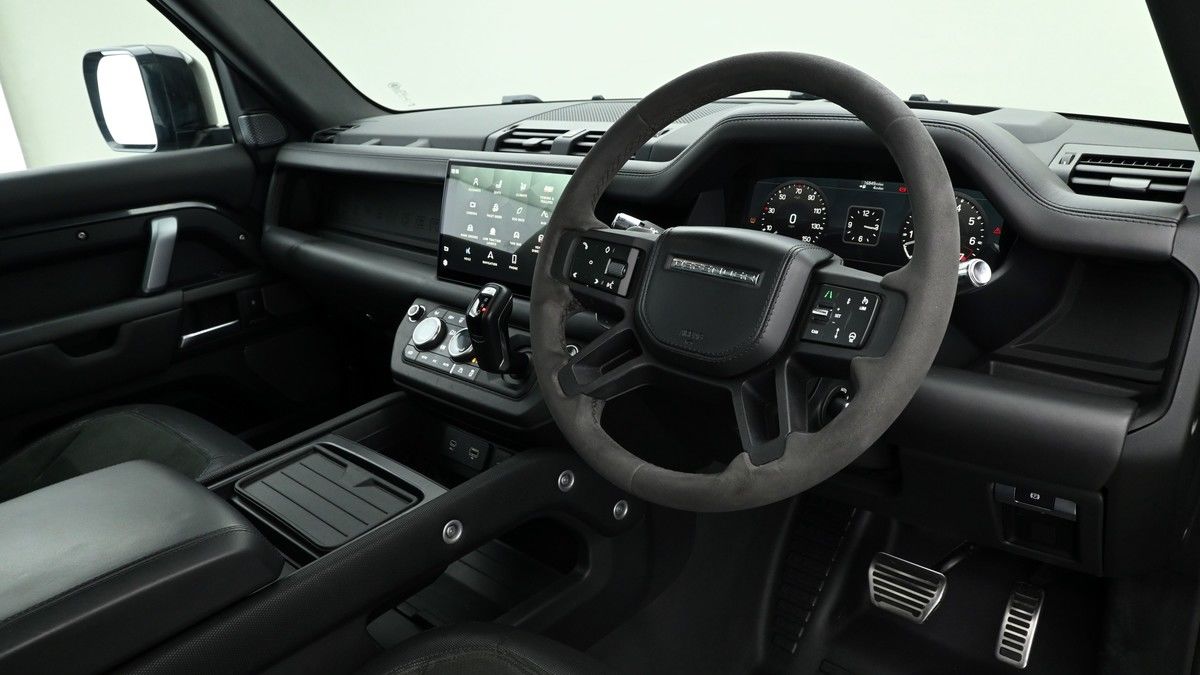 Land Rover Defender 90 Urban Image 11