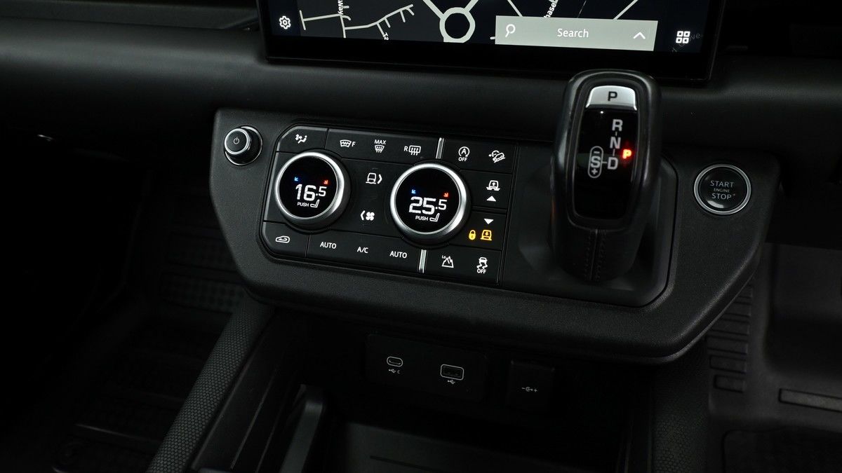 Land Rover Defender 90 Urban Image 3