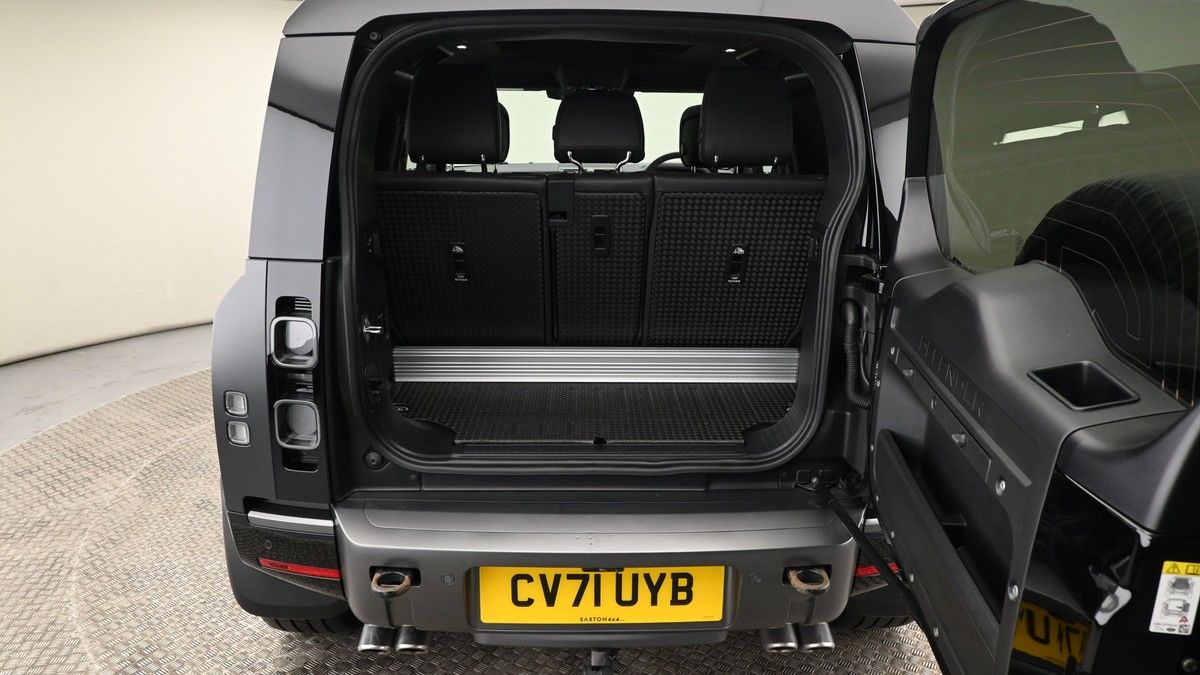 Land Rover Defender 90 Image 10
