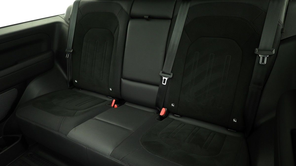 Land Rover Defender 90 Image 5