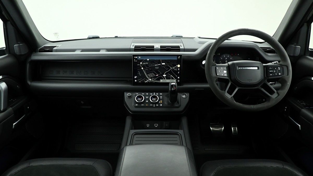 Land Rover Defender 90 Image 14