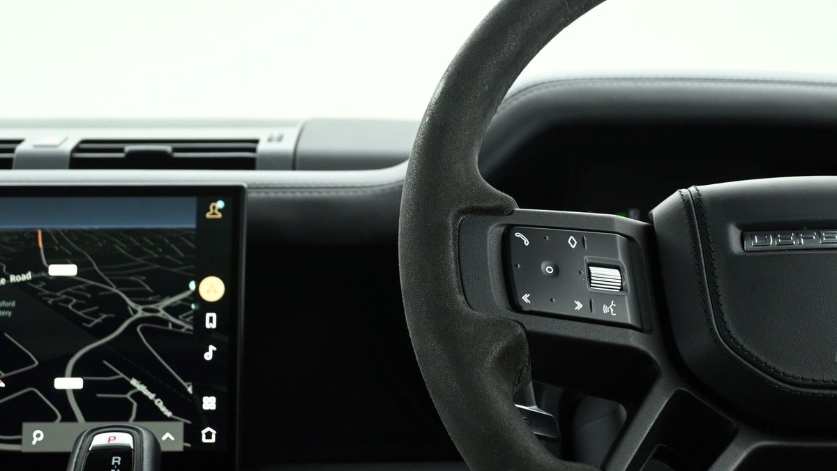 Land Rover Defender 90 Image 15