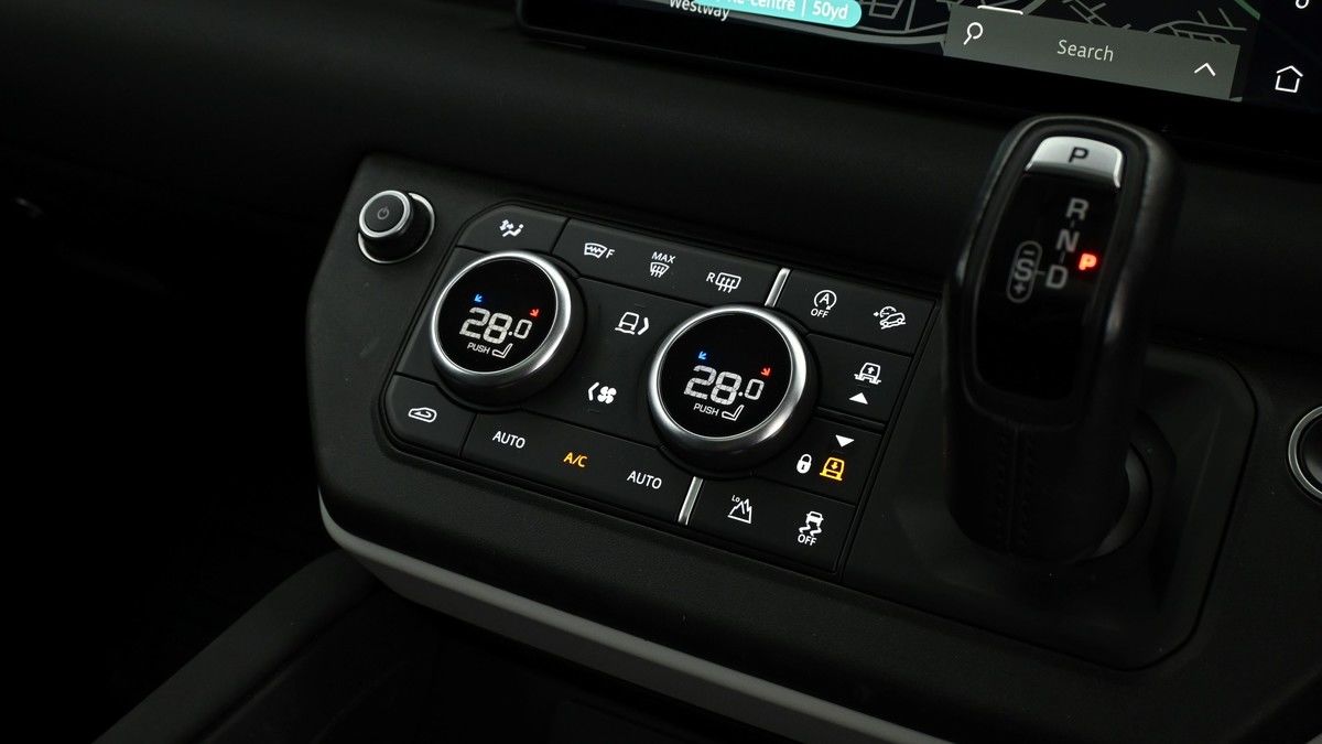 Land Rover Defender 90 Urban Image 12