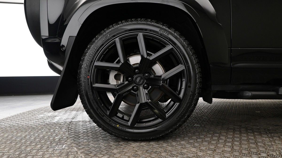 Land Rover Defender 90 Urban Image 9