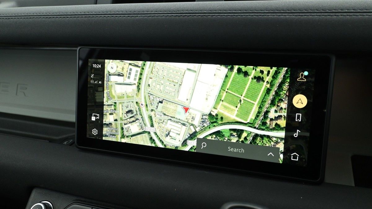 Land Rover Defender 90 Image 11