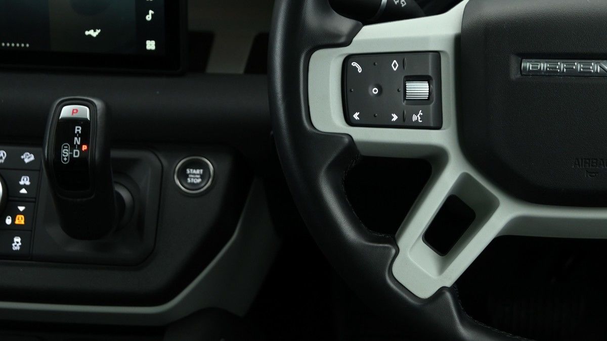 Land Rover Defender 90 Image 15