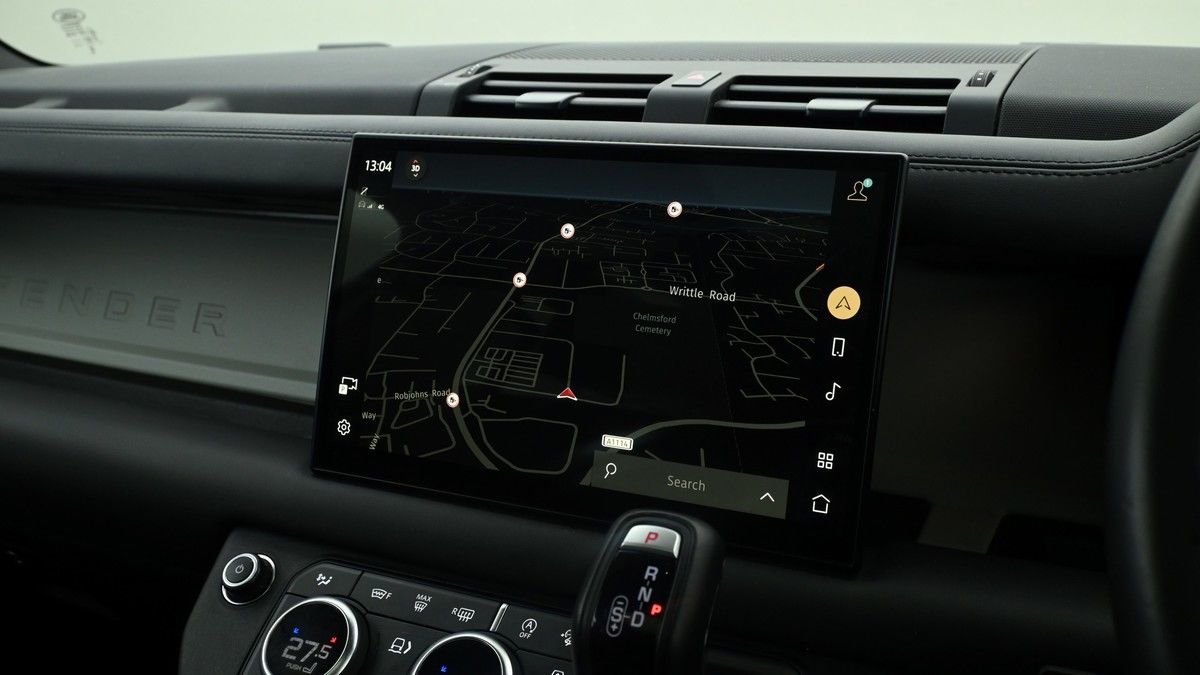 Land Rover Defender 90 Image 11