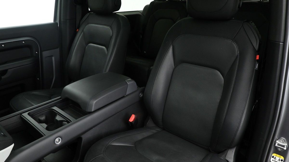 Land Rover Defender 90 Image 4