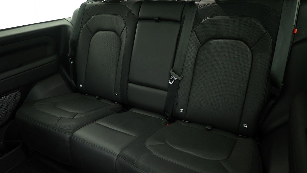 Land Rover Defender 90 Image 5